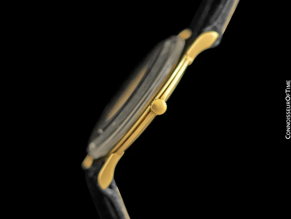 1960's Audemars Piguet "Extra-Flat" Vintage Mens Midsize Watch - 18K Gold