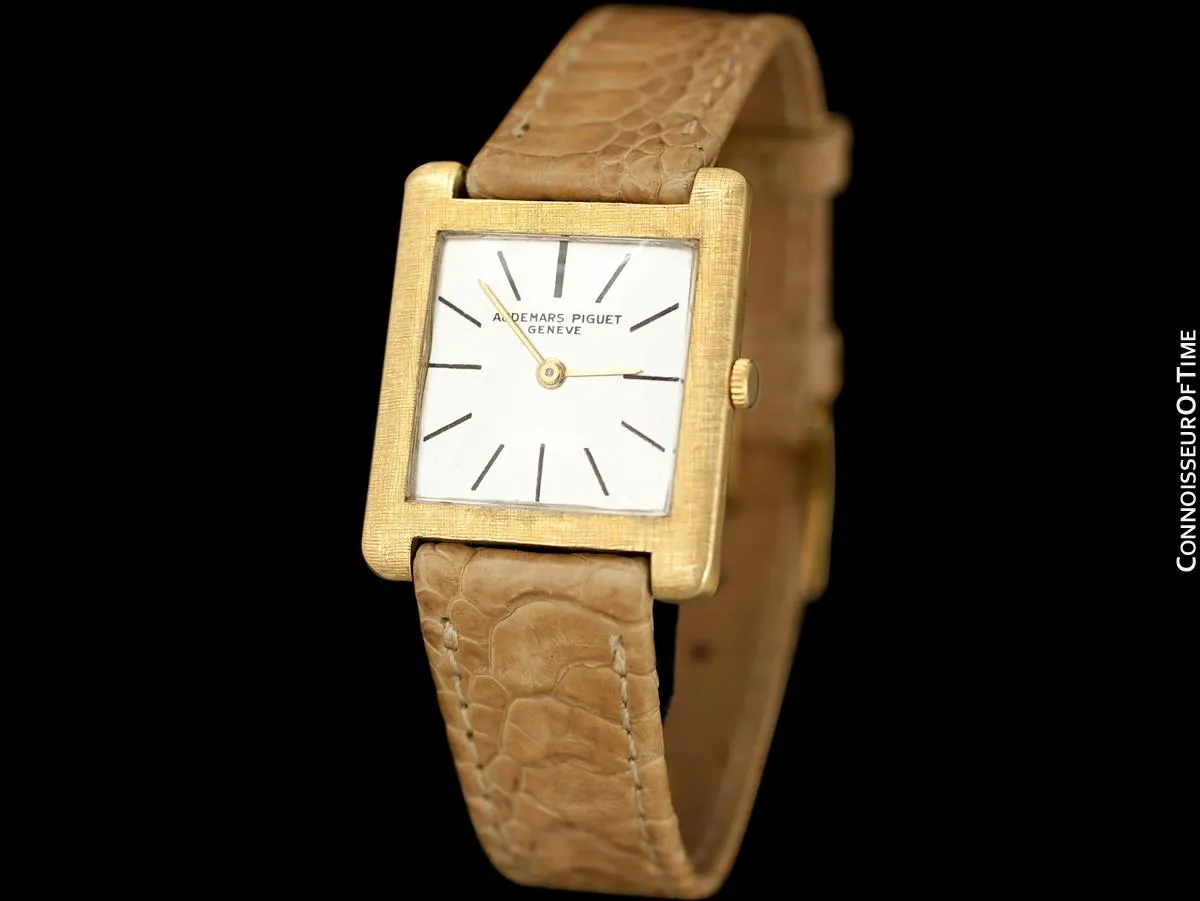 1963 Audemars Piguet "Extra-Flat" Vintage Mens Midsize Watch - 18K Gold