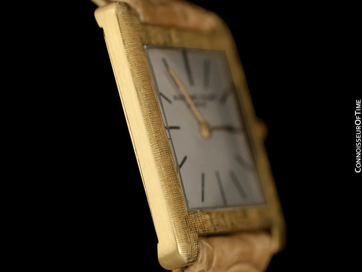 1963 Audemars Piguet "Extra-Flat" Vintage Mens Midsize Watch - 18K Gold