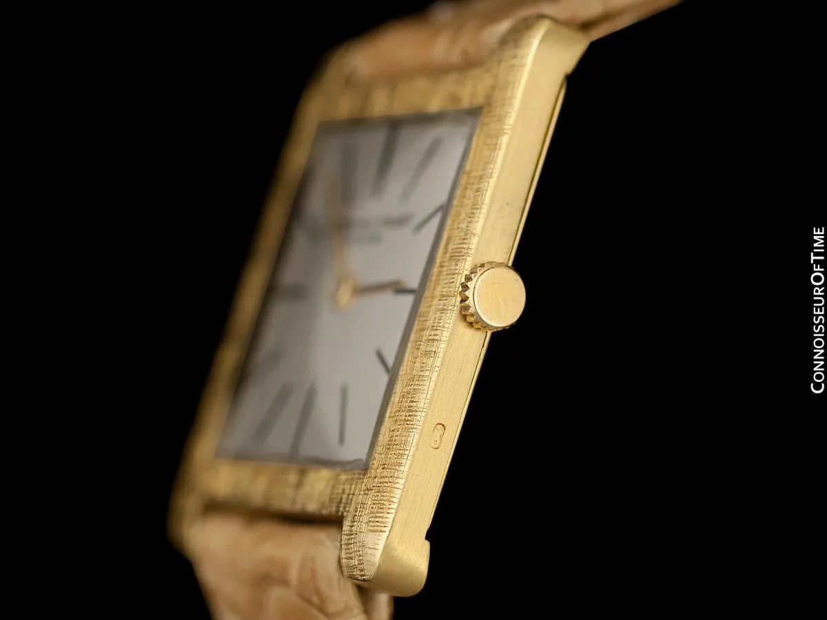 1963 Audemars Piguet "Extra-Flat" Vintage Mens Midsize Watch - 18K Gold