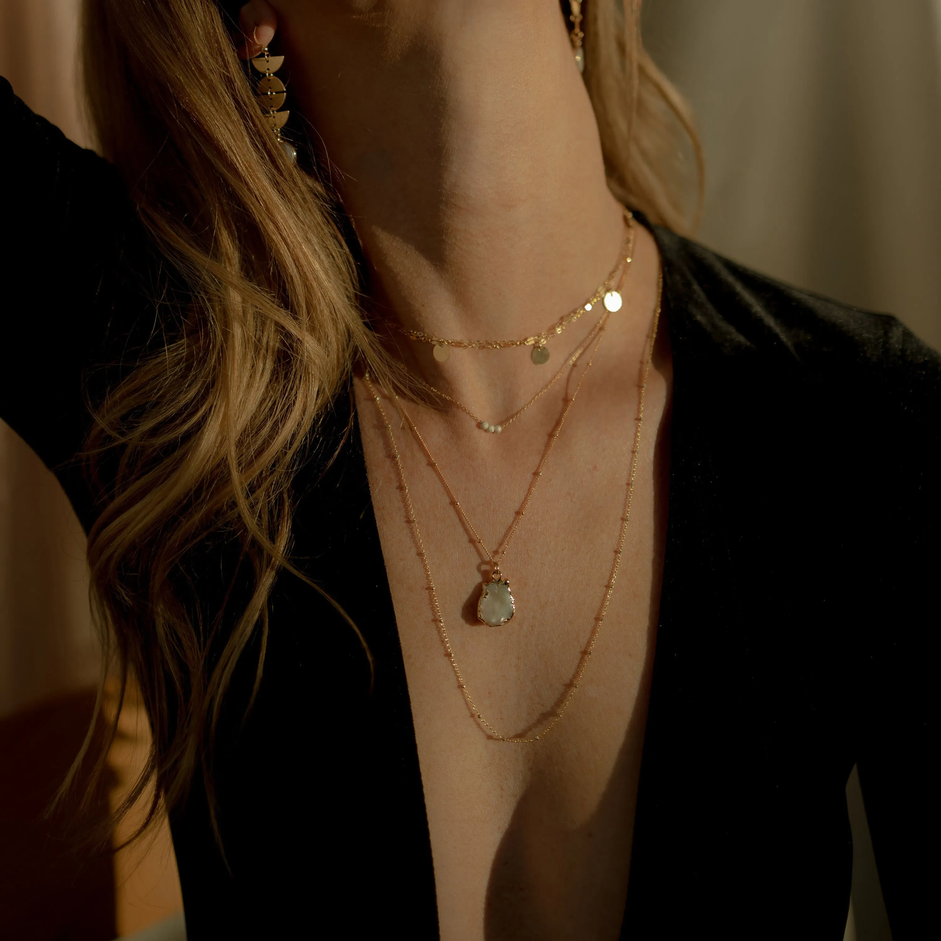 5 Tiny Discs Necklace