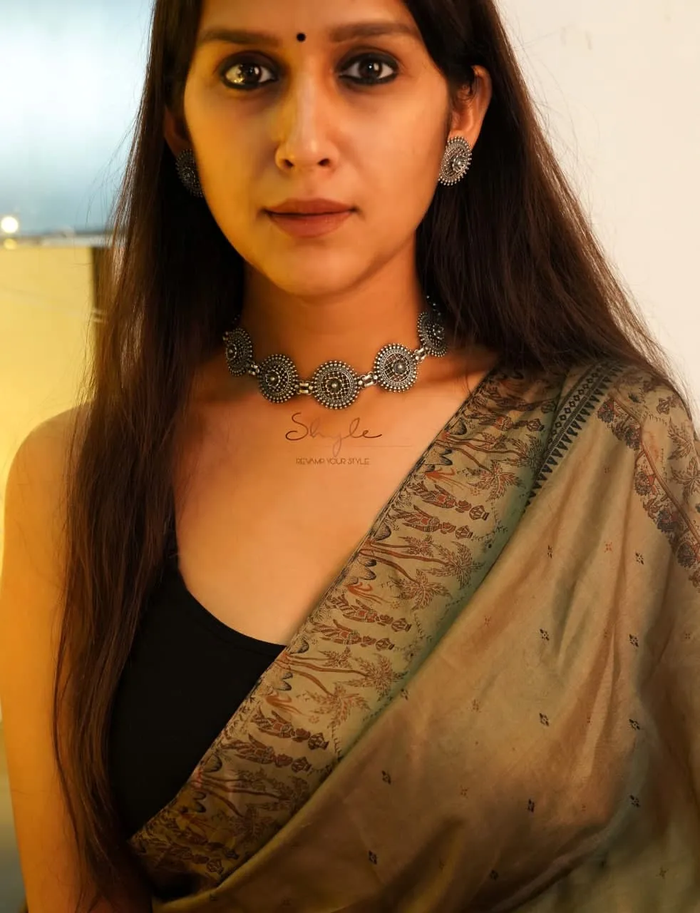 Adya Jali motif Flower Embossed Sequence Choker Set