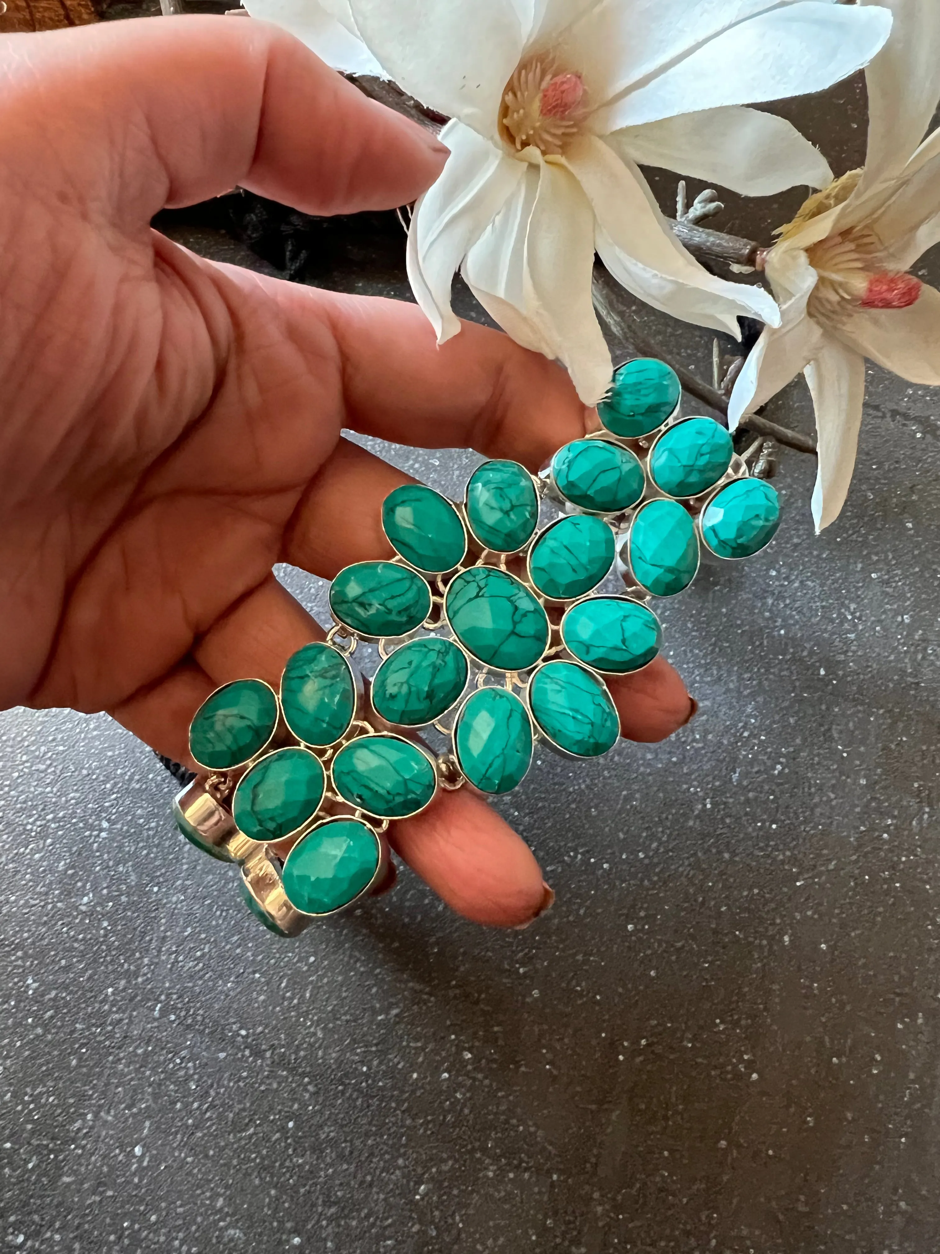 Beautiful Stone Choker with Stud Earrings
