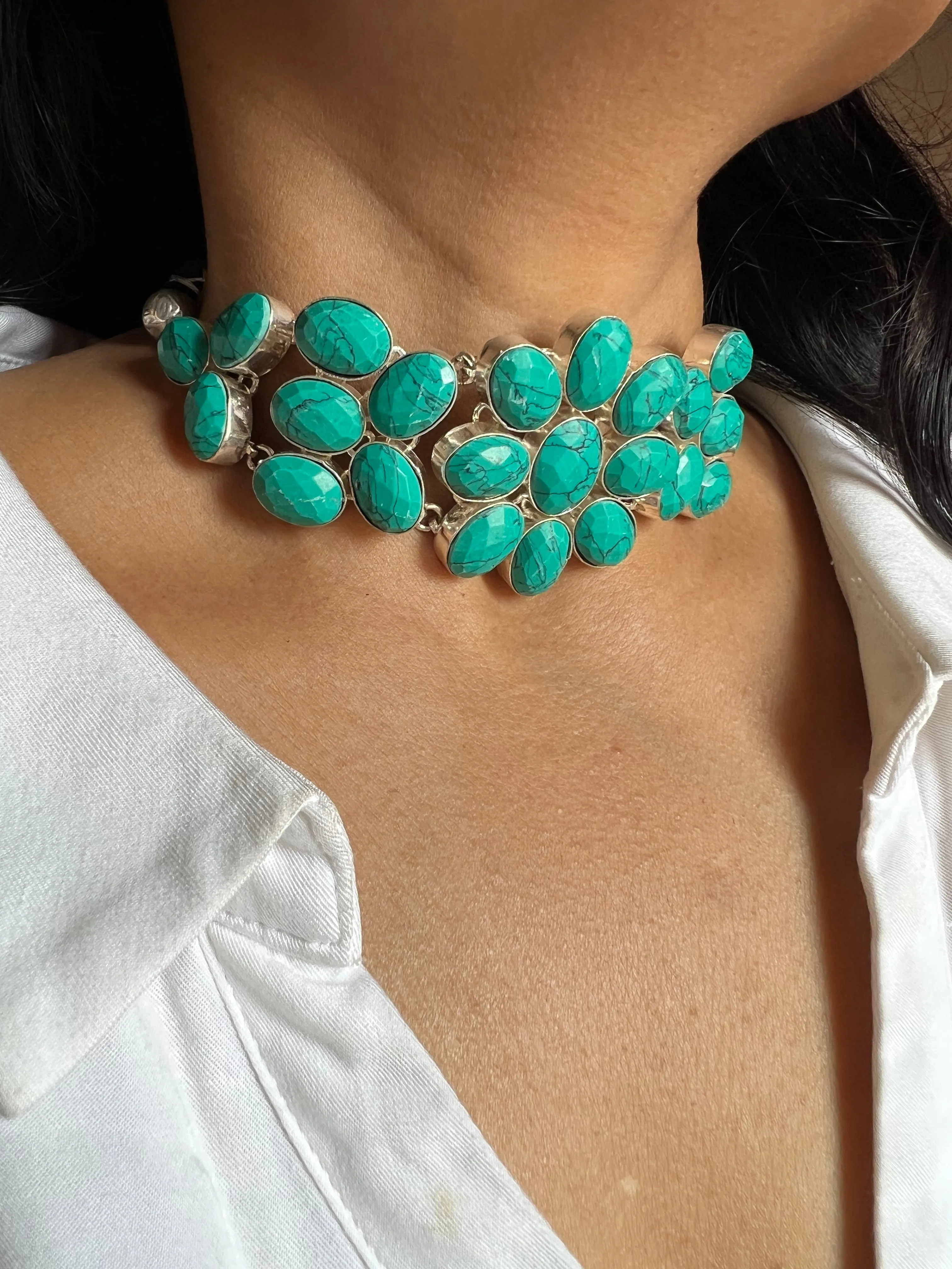 Beautiful Stone Choker with Stud Earrings