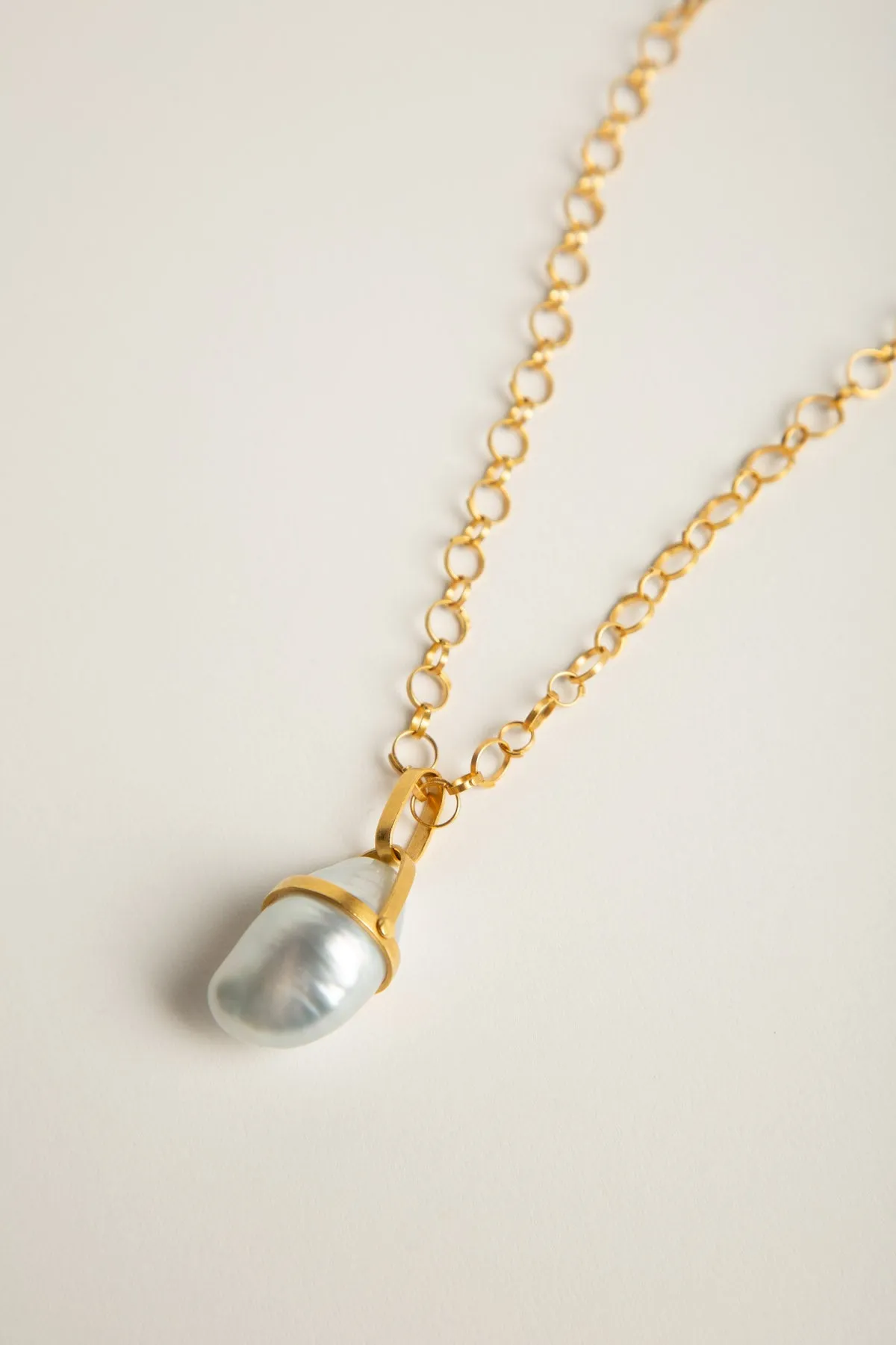 ELI HALILI | WHITE PEARL PENDANT