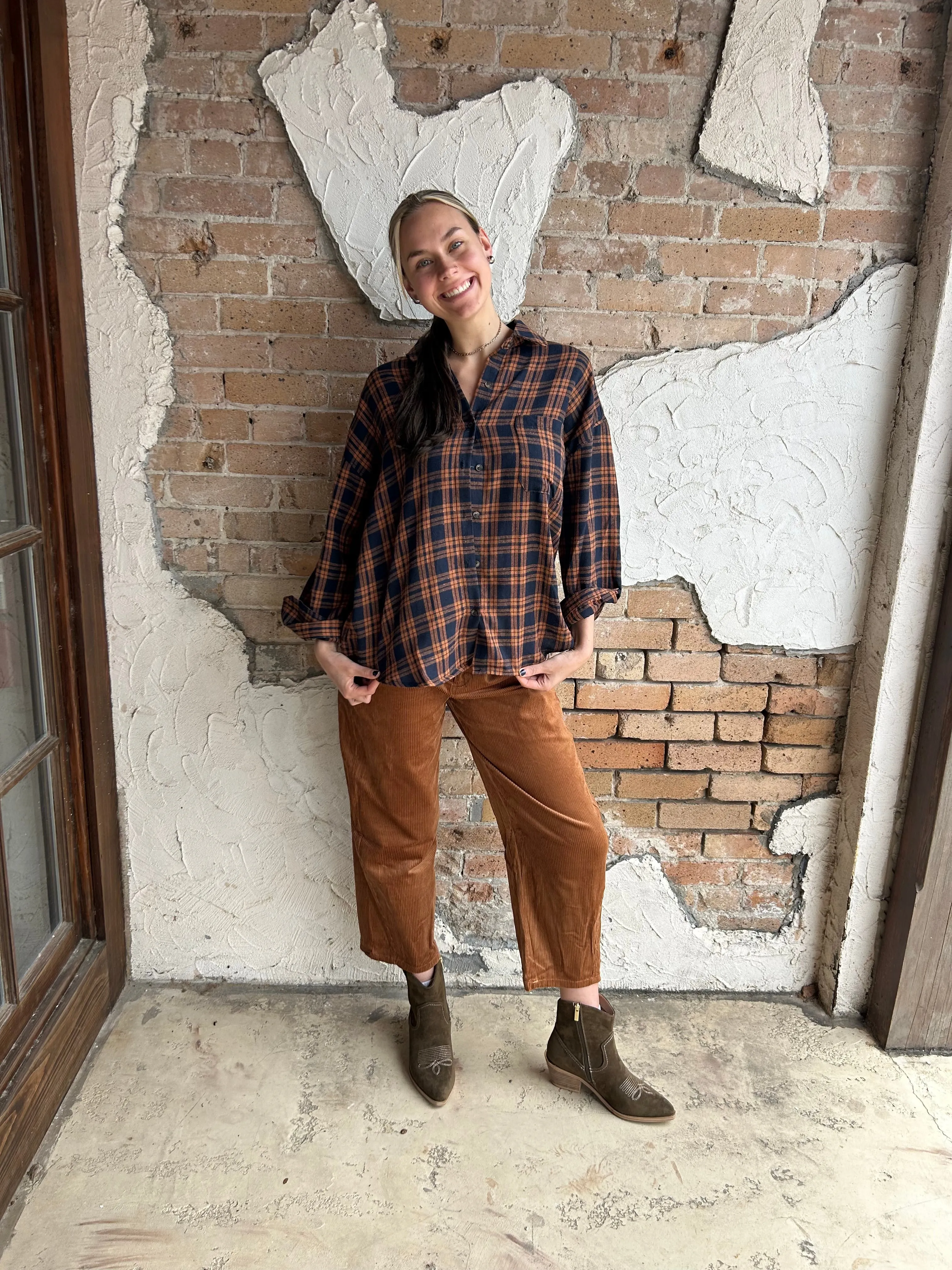Fall Feeling Flannel: Navy/Camel