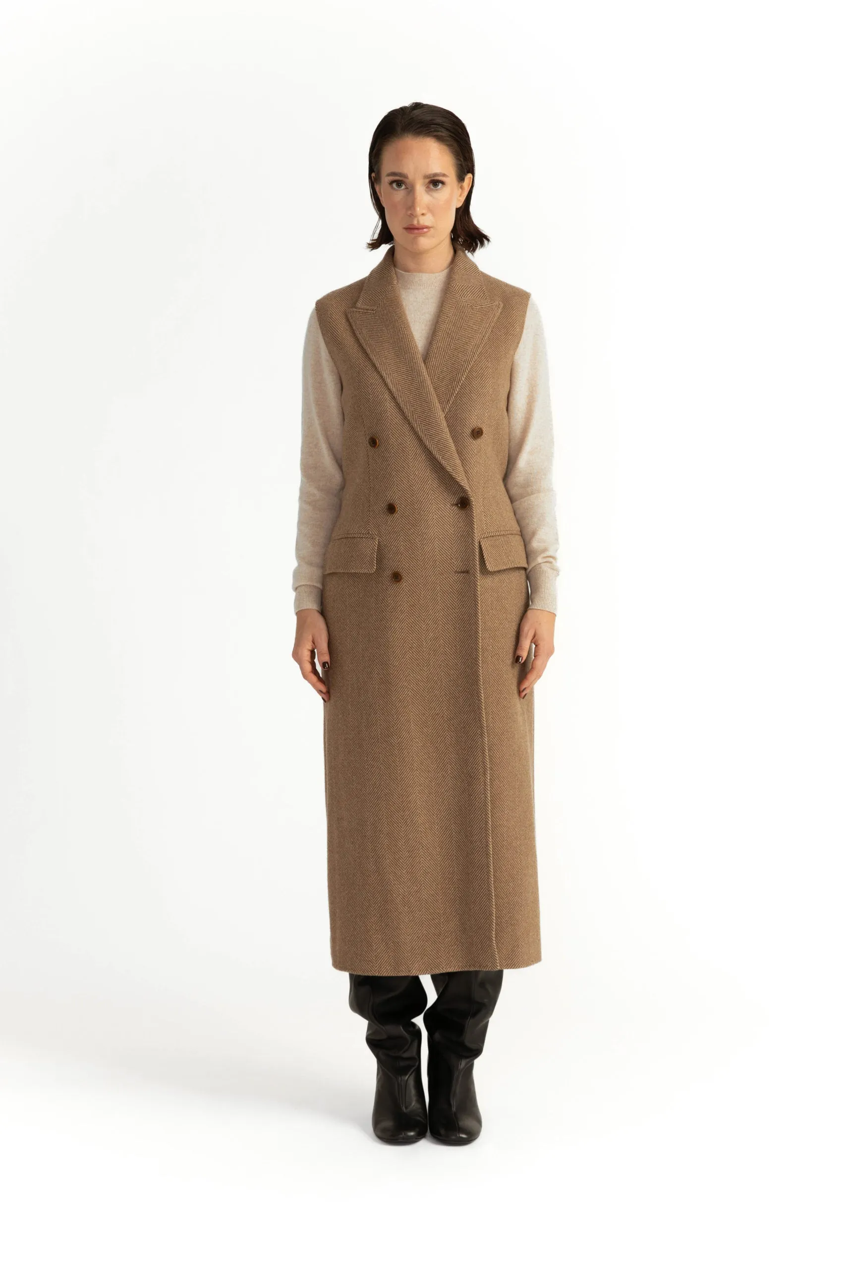 Flen Coat - Straight cut sleeveless coat in camel