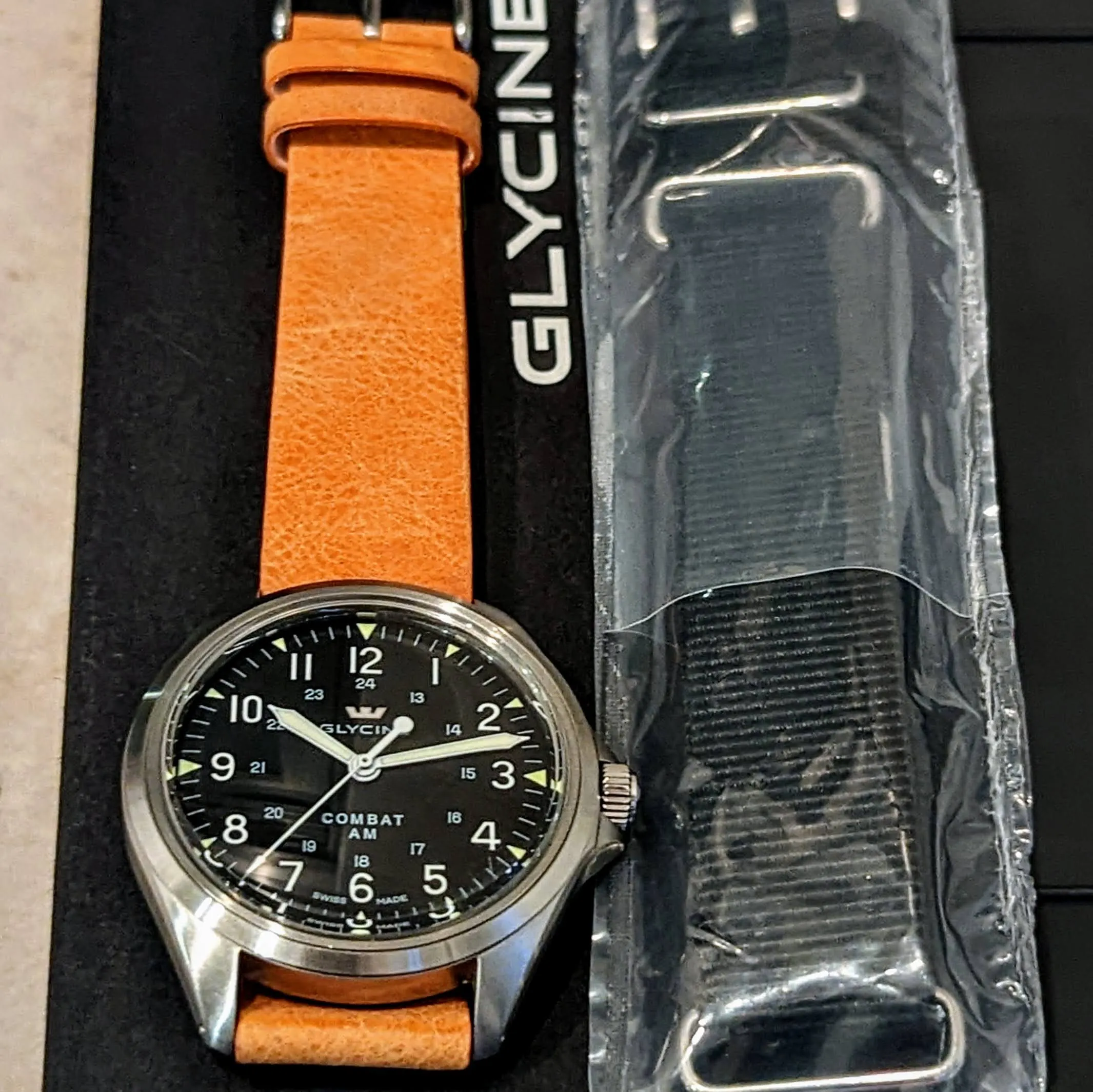 GLYCINE Combat AM Automatic Watch Ref GL0239 DEMO UNIT NEAR NOS! 2 STRAPS