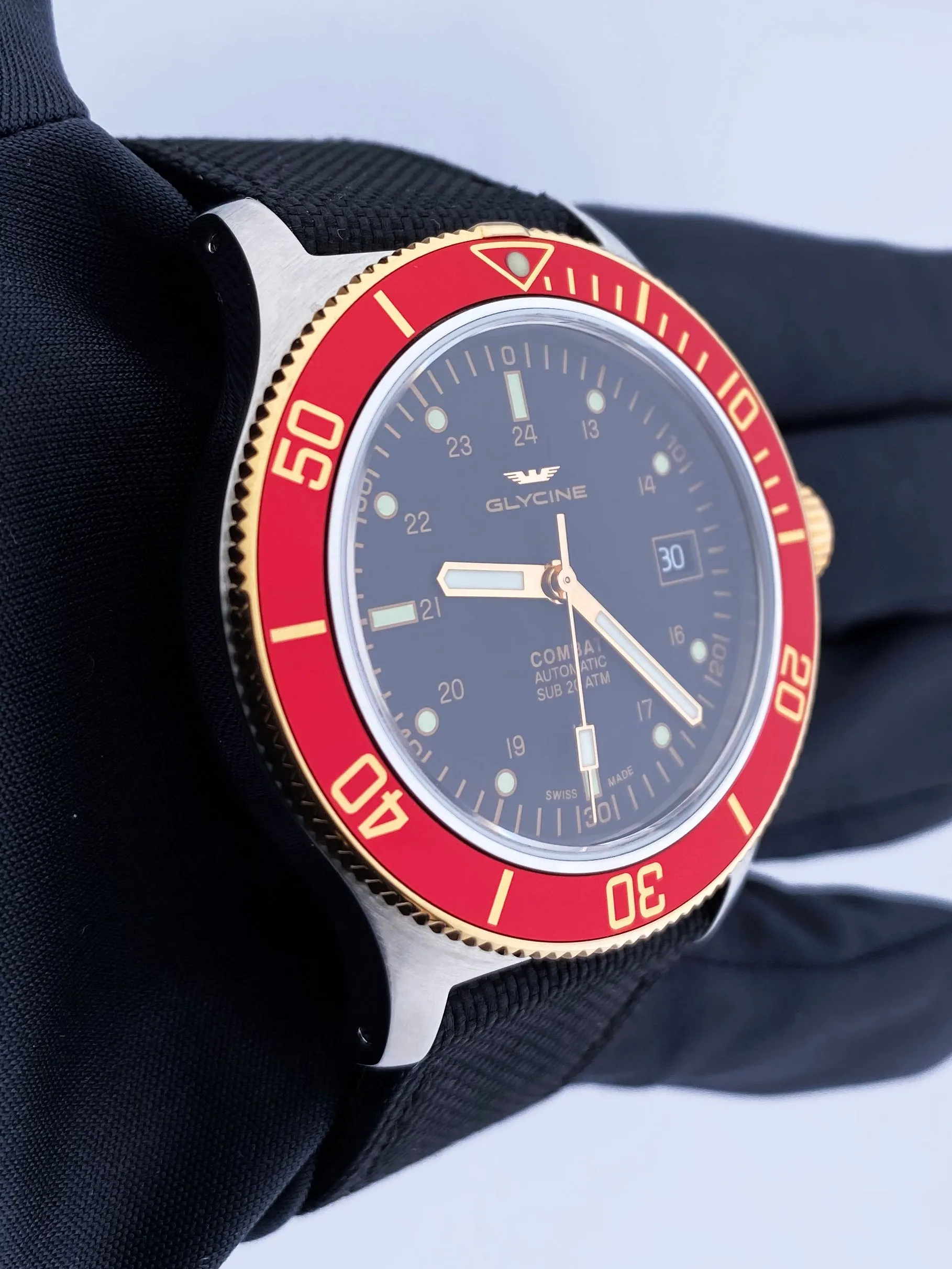 Glycine Combat Sub 3908 Black Dial Mens Watch Box & Papers