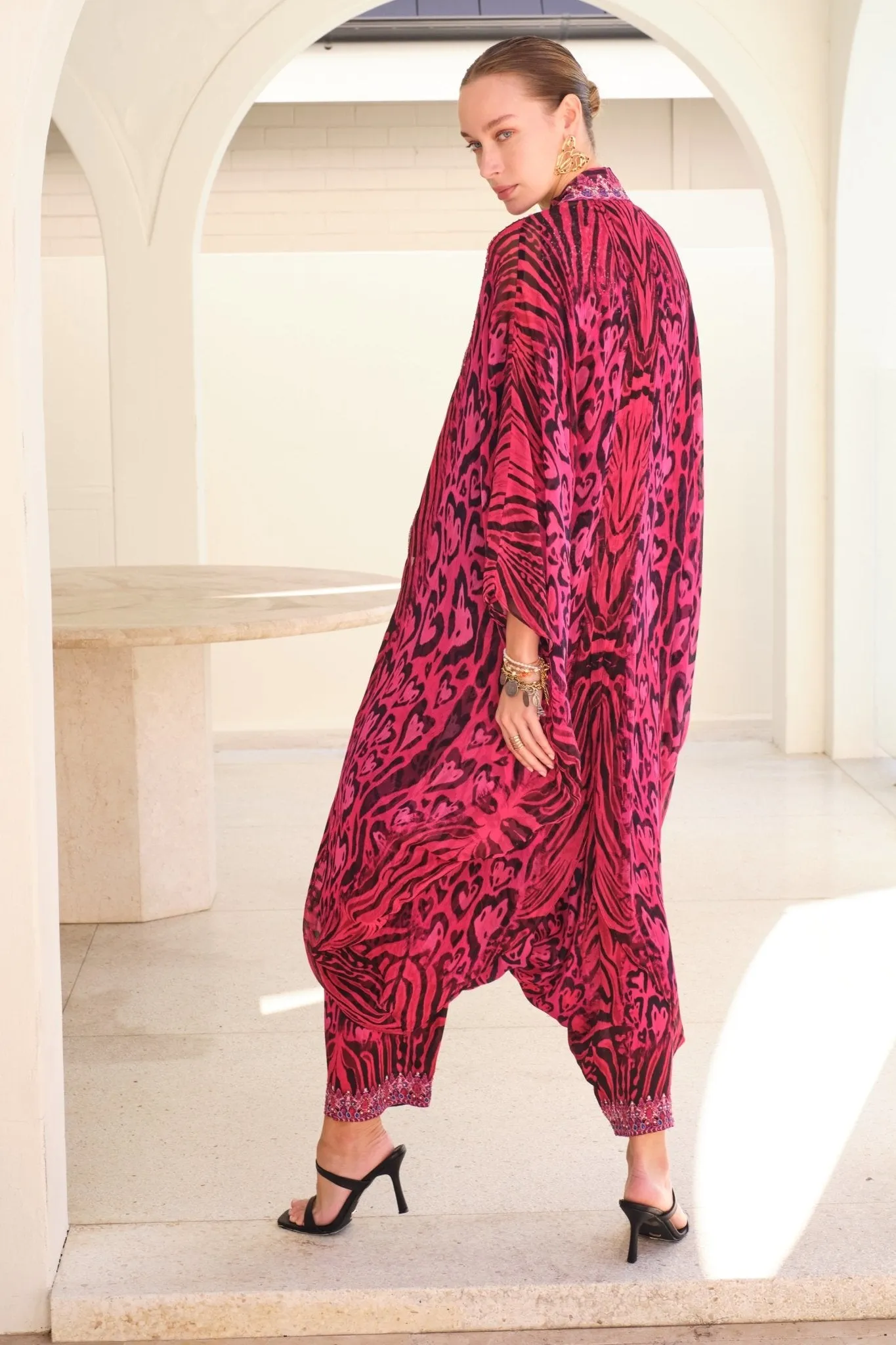 HEARTS FOREVER MEDIUM CAPE