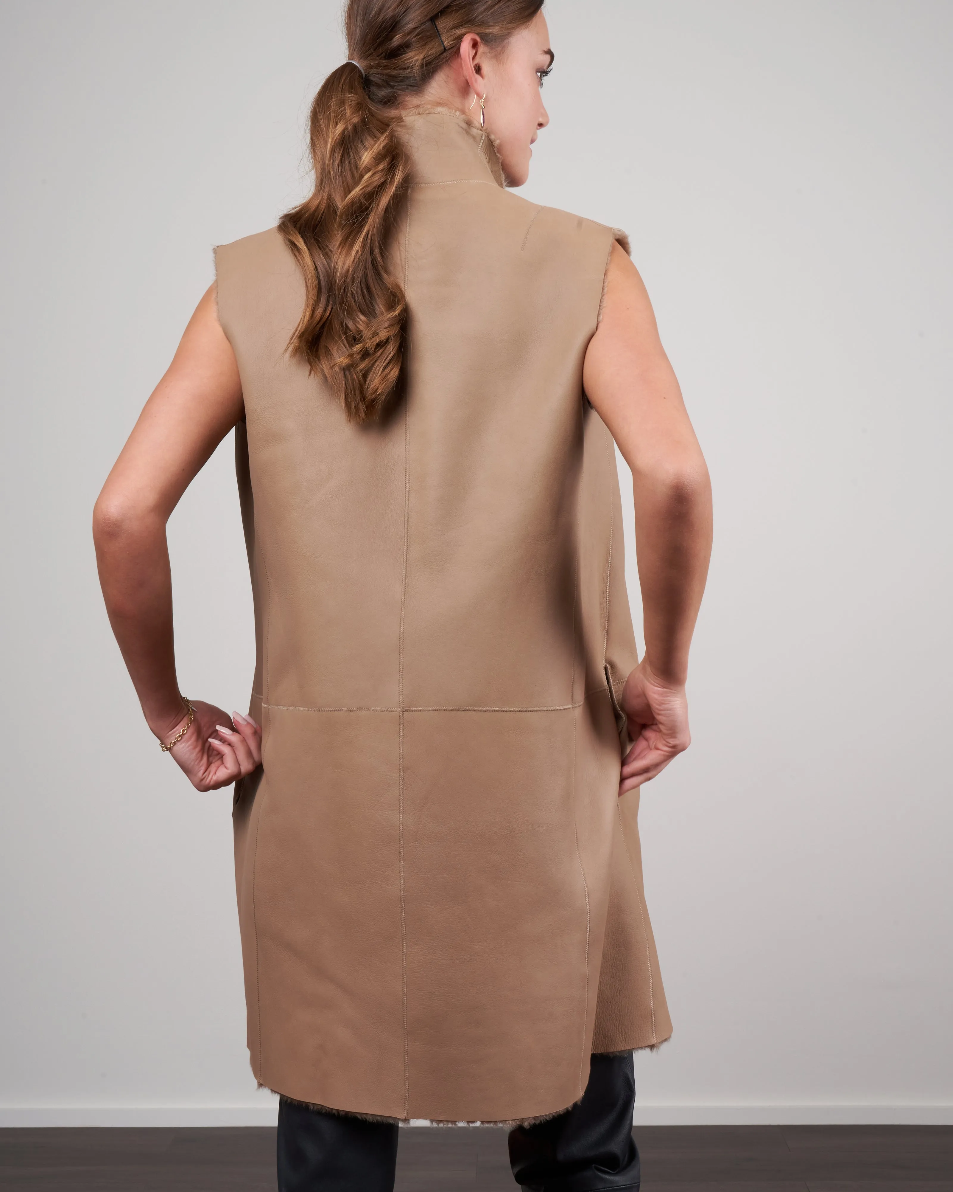 merinillo stand collar shearling gilet - camel