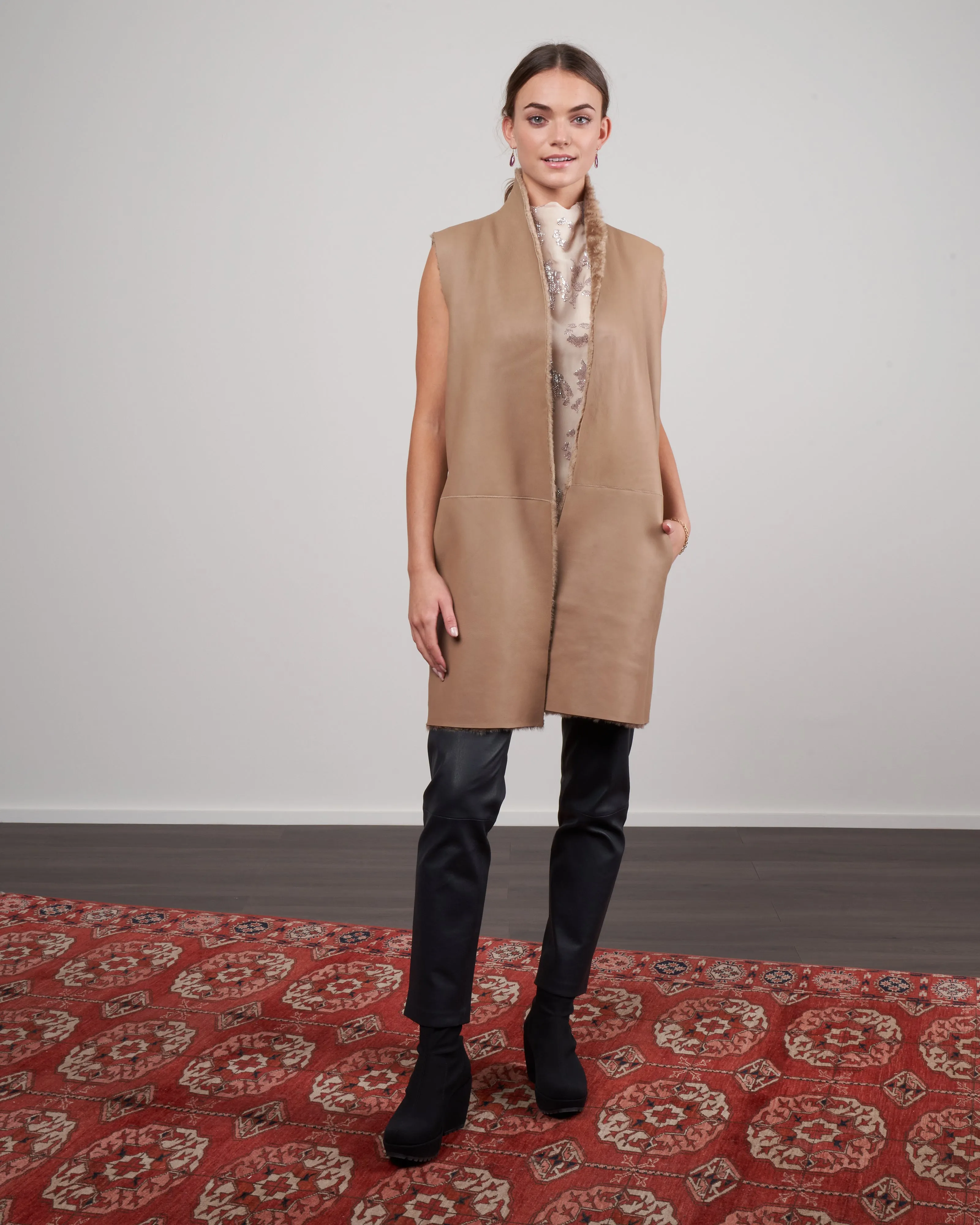 merinillo stand collar shearling gilet - camel