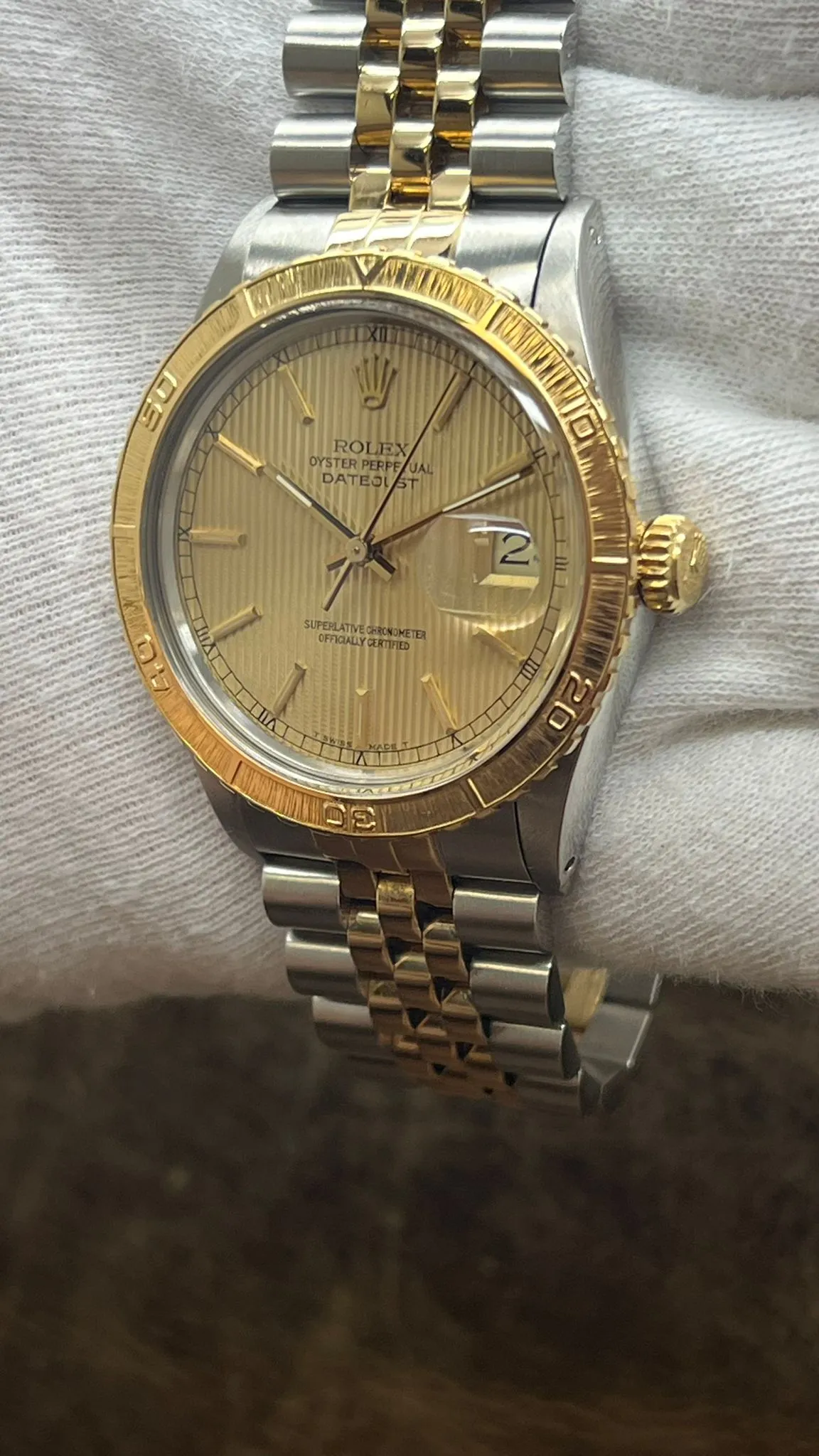 Rolex Datejust Turn-o-graph 36mm 16253 Champagne Dial Automatic Watch