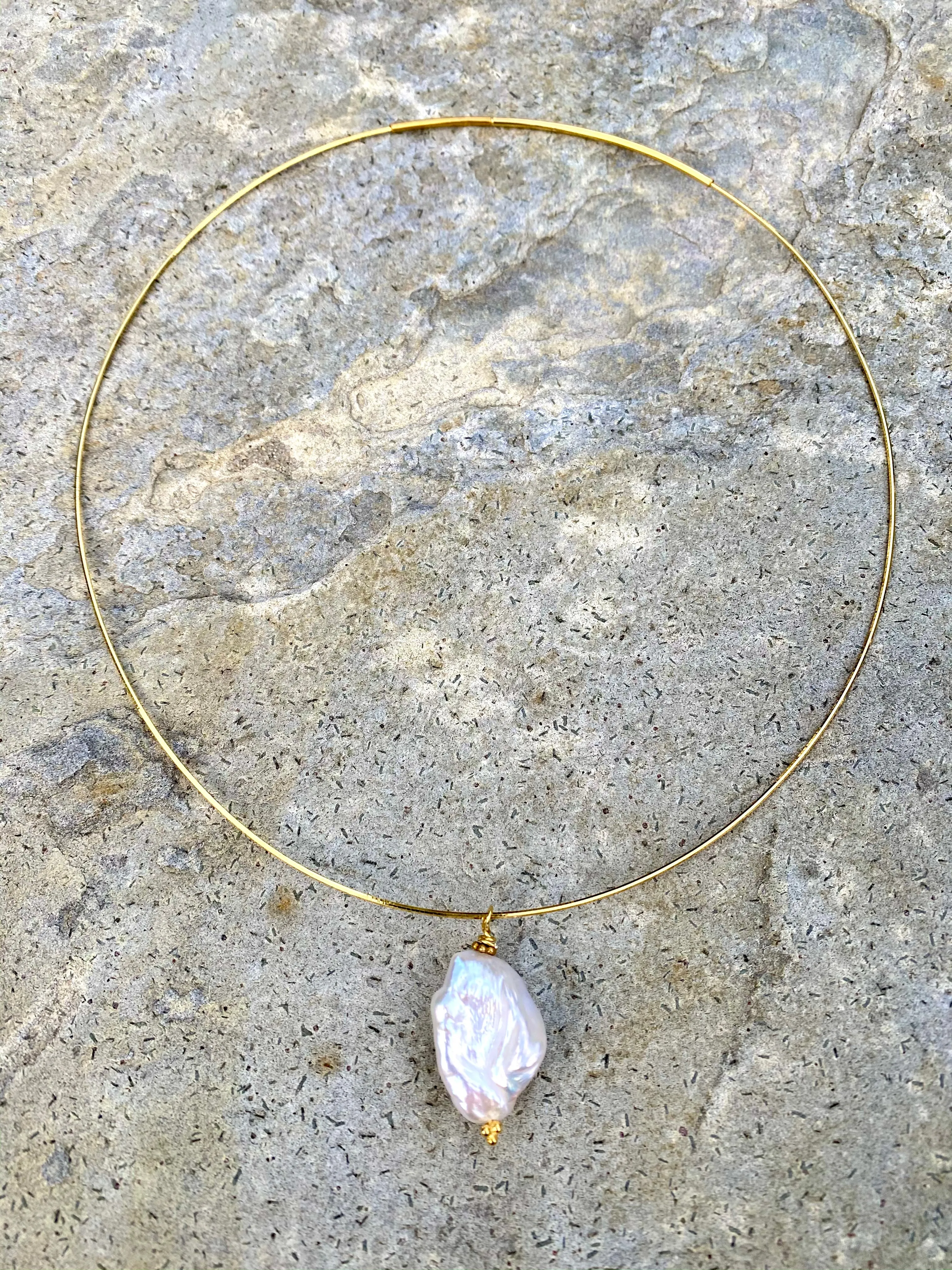 Single Pearl Choker