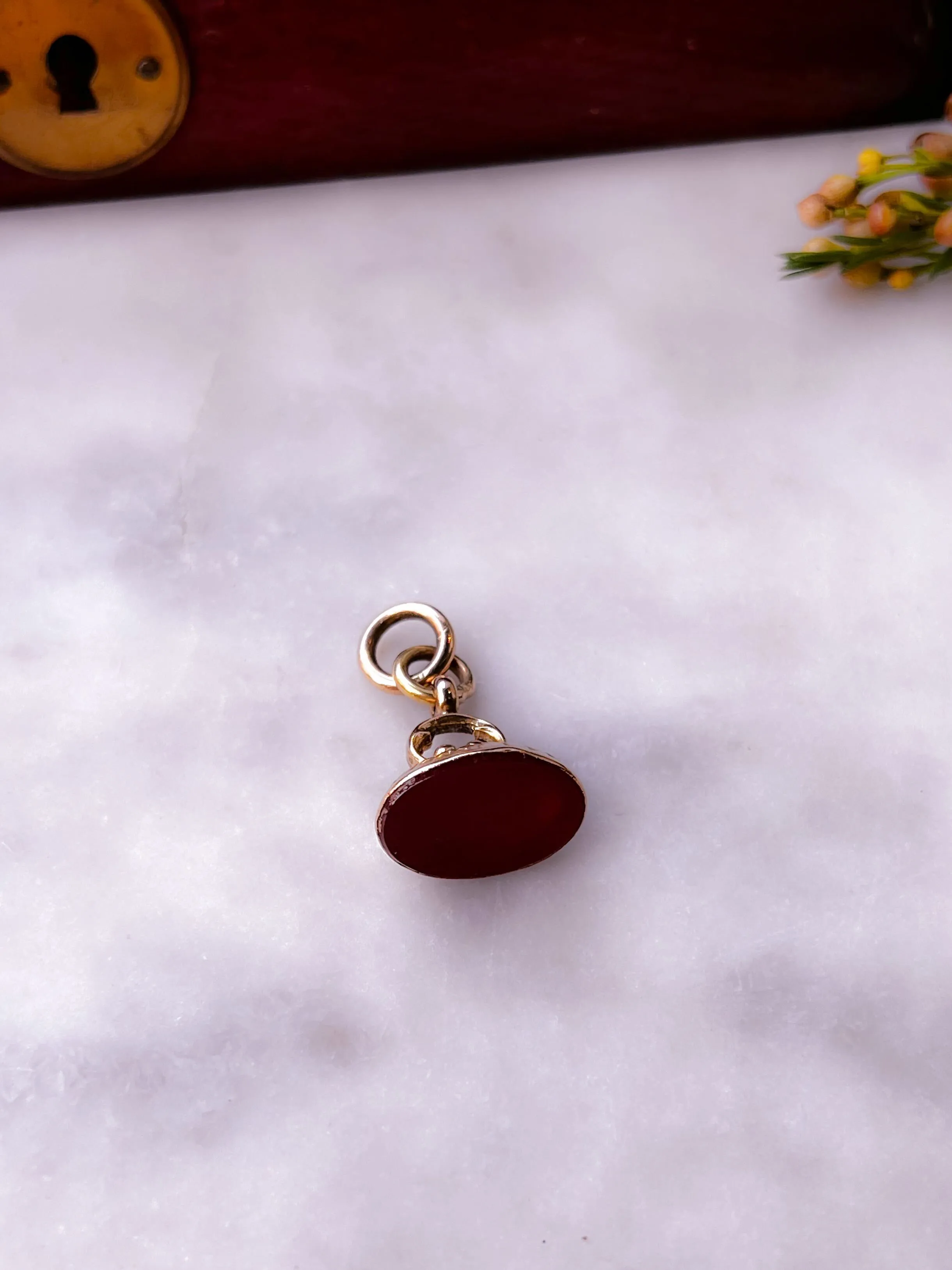 Special 9k Fob with Carnelian Bottom