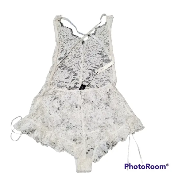 Stylestalker Emilie White Lace Backless V-neck Bodysuit Lingerie NWT