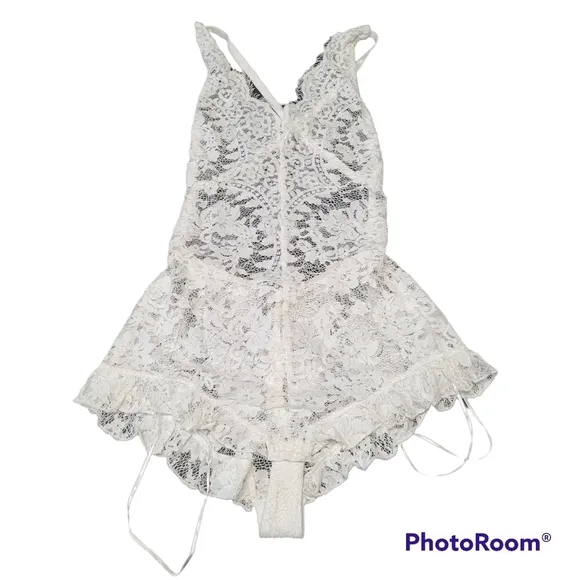 Stylestalker Emilie White Lace Backless V-neck Bodysuit Lingerie NWT