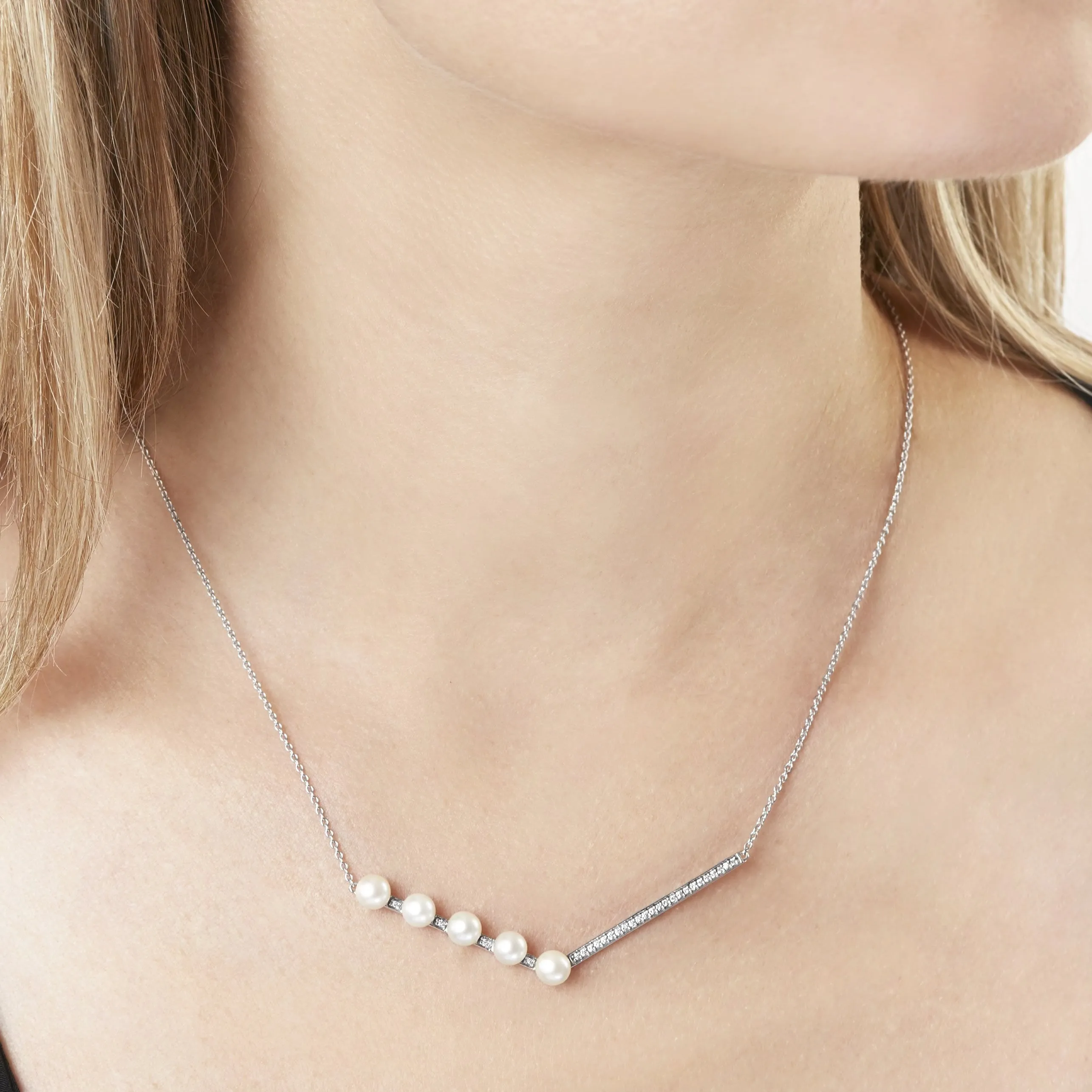 Trend Freshwater Pearl And Diamond Necklace 18ct Gold