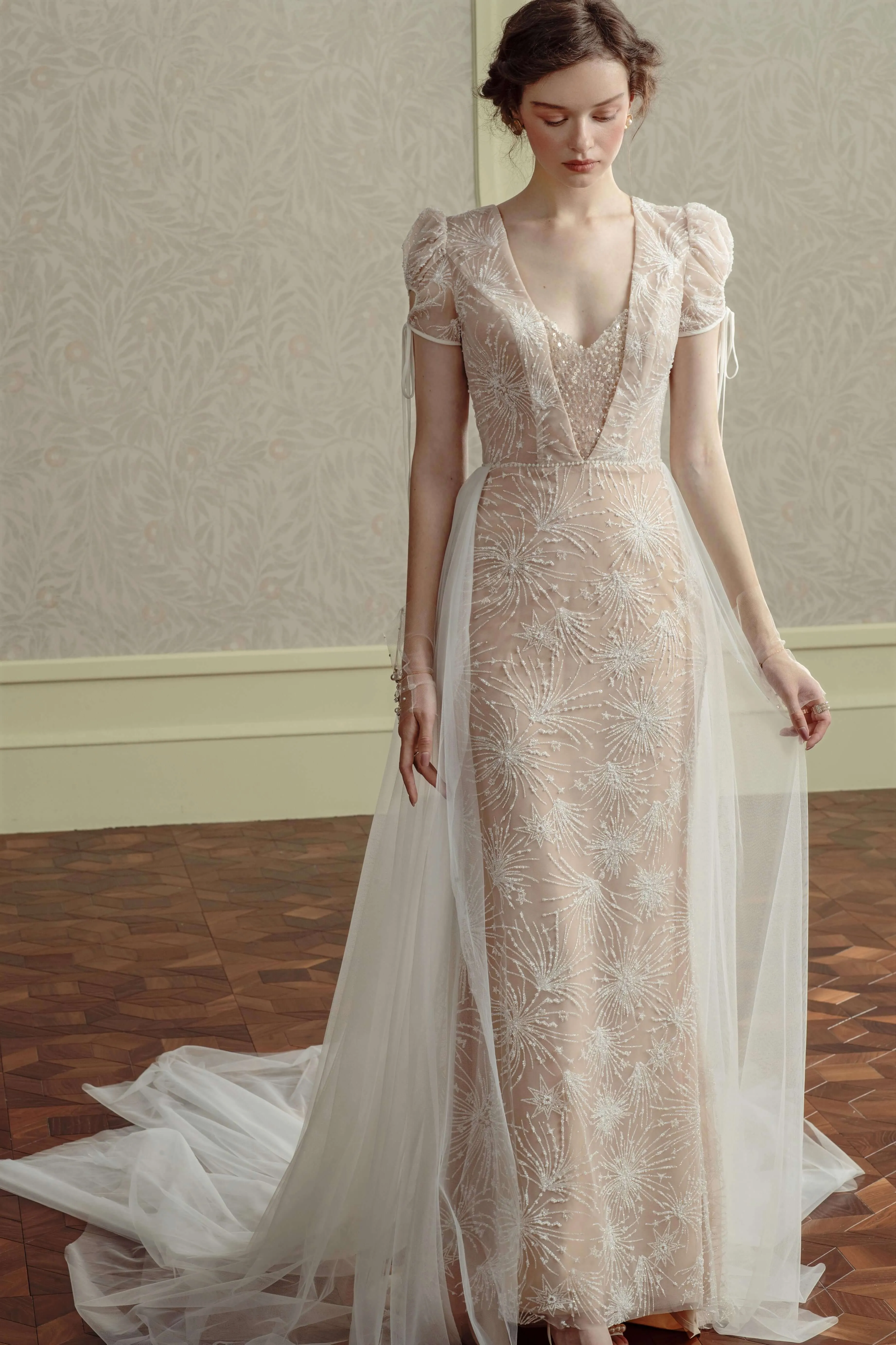 Tulle Beading Sequin Sheath Puff Short Sleeve V Neck Backless Wedding Dress with Train