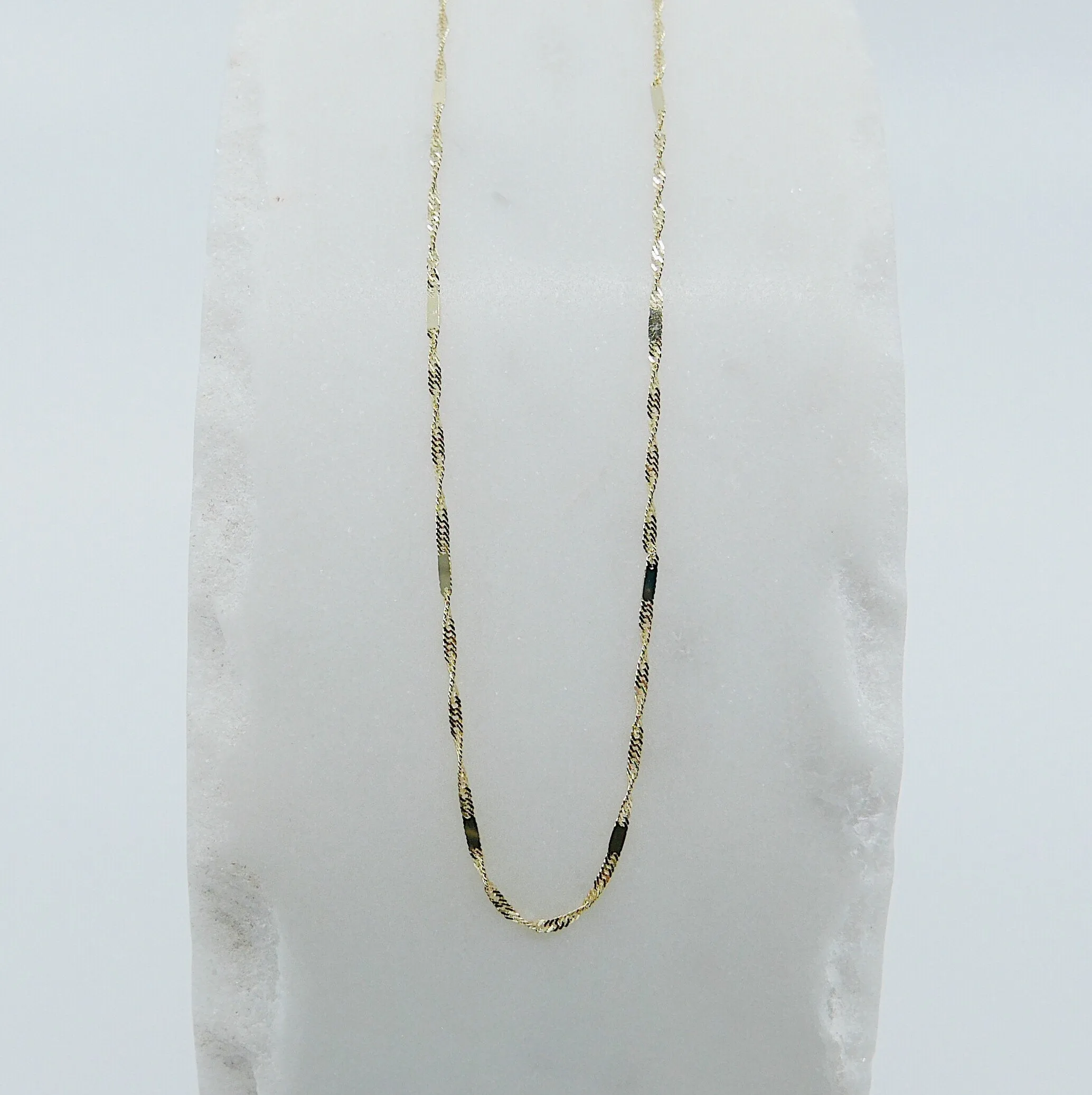 Twist Choker