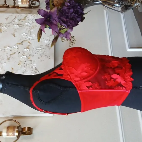 Victoria's Secret Very Sexy Red Lipstick Floral Luxury Corset Bustier. S…