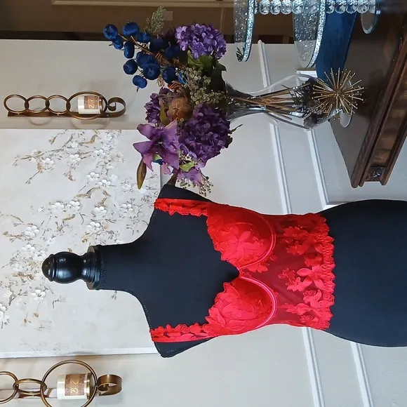 Victoria's Secret Very Sexy Red Lipstick Floral Luxury Corset Bustier. S…