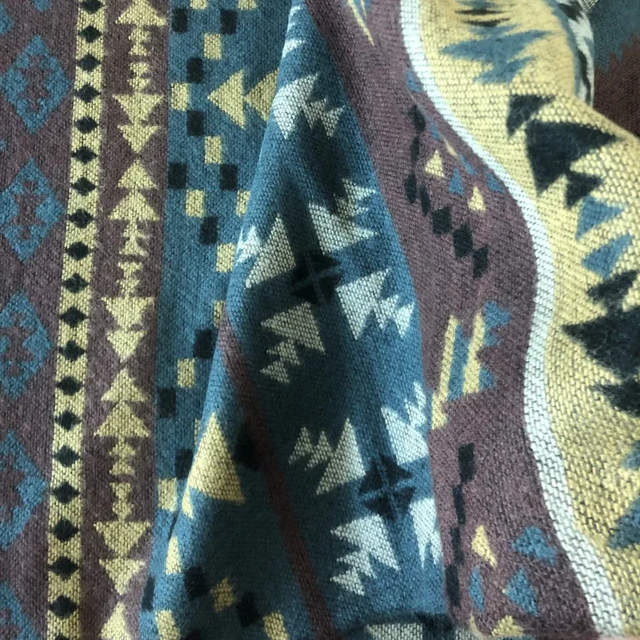 Vintage Jacquard Cape: Timeless Elegance for Autumn & Winter