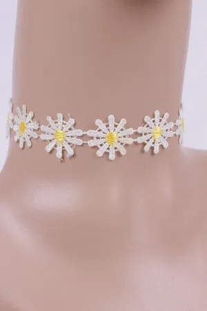 White Daisy Choker