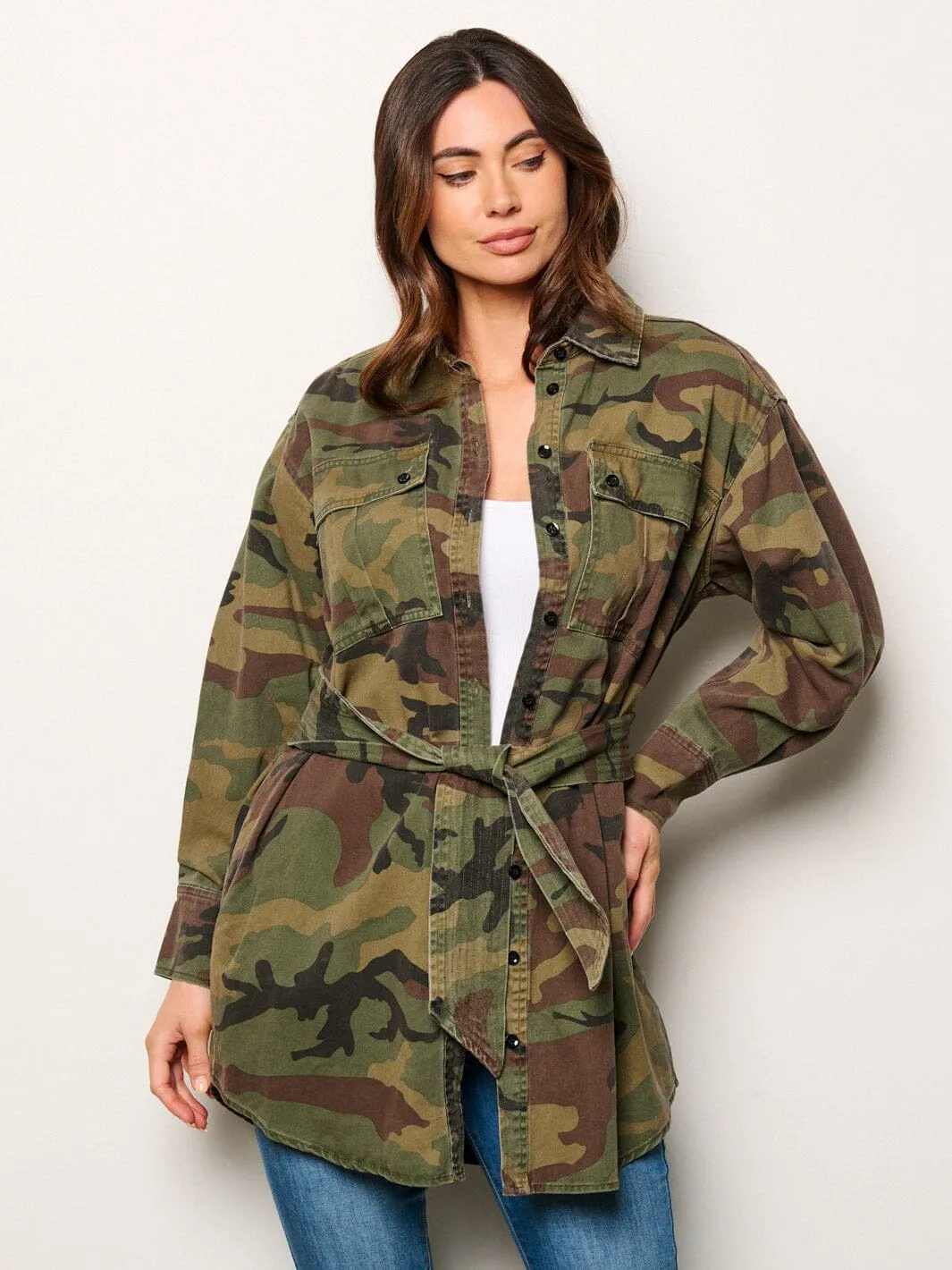 WOMEN'S LONG SLEEVE BUTTON CLOSURE SELF TIE CAMO PRINT JACKET