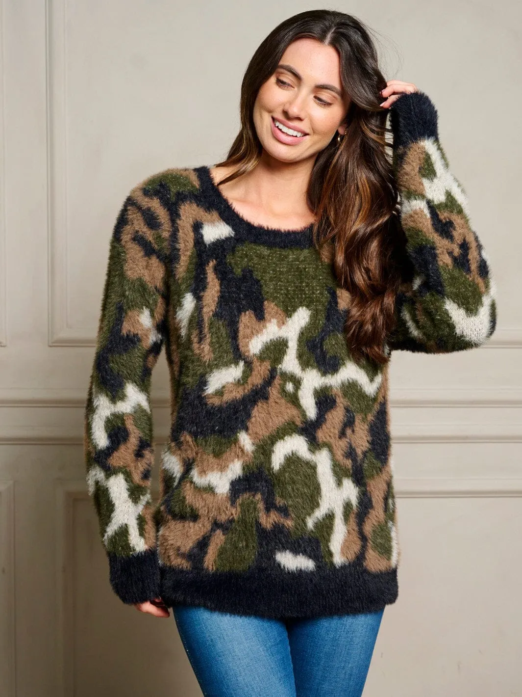 WOMEN'S LONG SLEEVE CAMO PRINT PULLOVER SWEATER