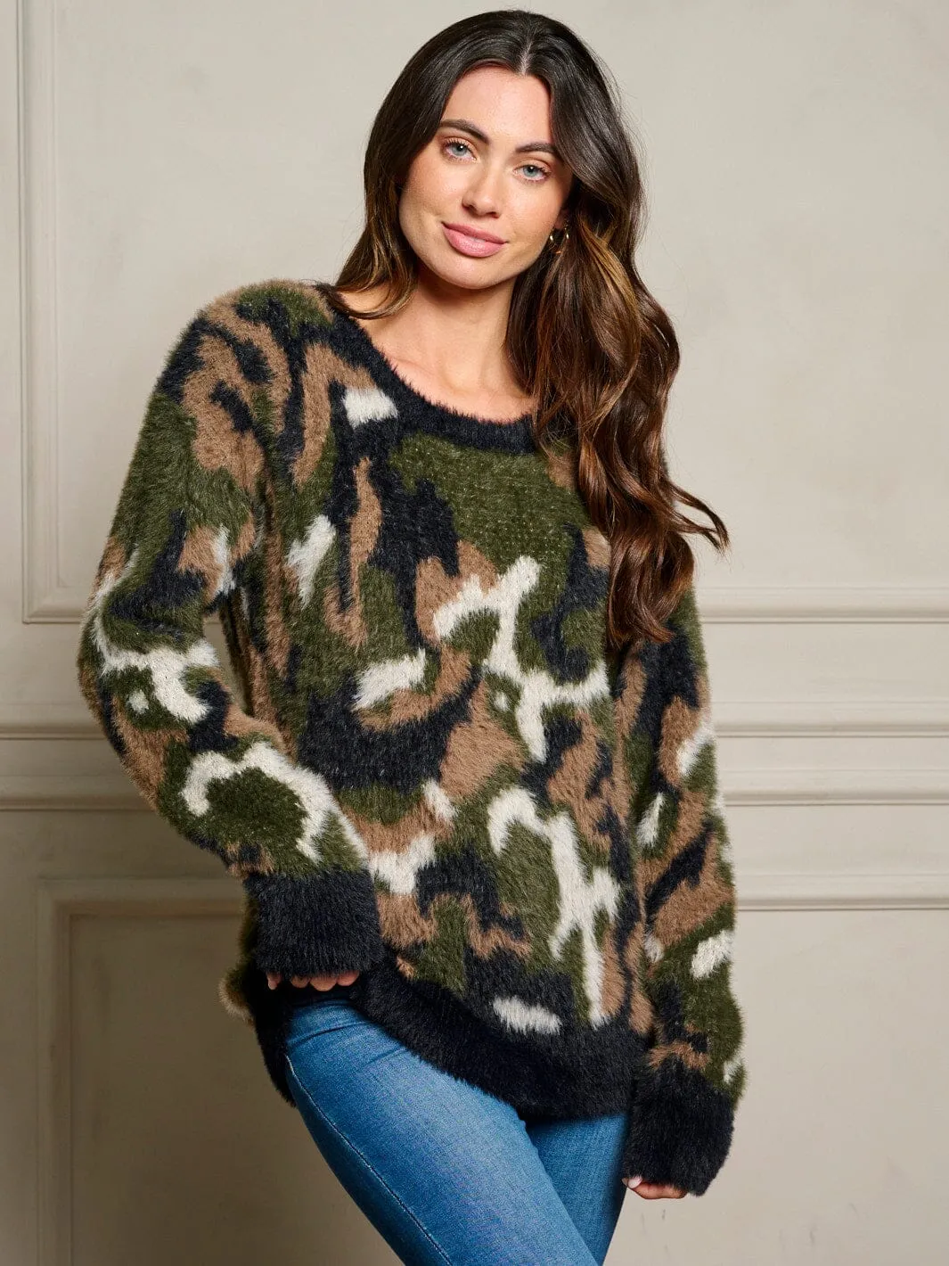WOMEN'S LONG SLEEVE CAMO PRINT PULLOVER SWEATER