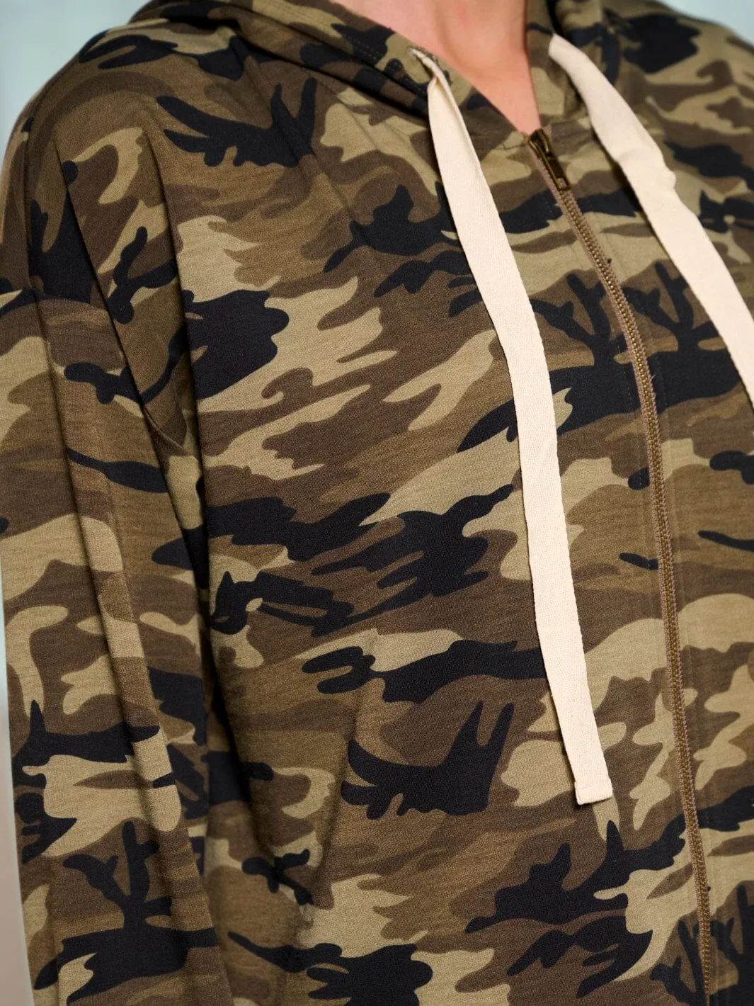 WOMEN'S LONG SLEEVE HOODED CAMO PRINT ZIP UP SWEATER